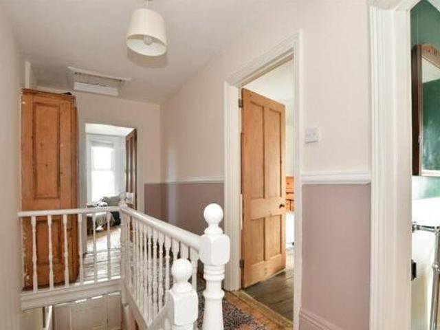 House for sale in Upton, Acol