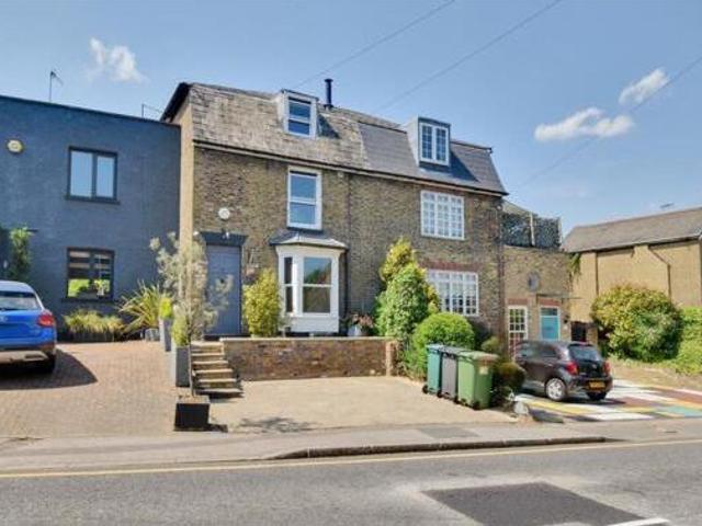 House for sale in Bushey