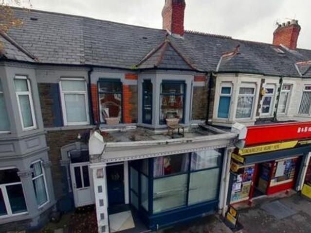 House for sale in Lyons, Greater London