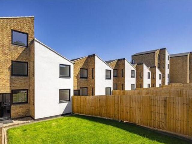 House for sale in Chatham Docks, Chatham