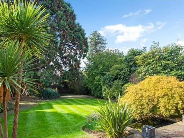 House for sale in Chertsey, Runnymede