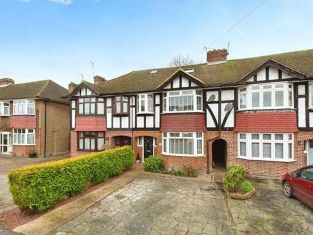 House for sale in Chessington
