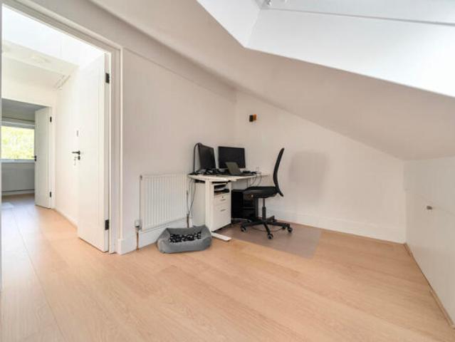 Cottage for sale in Cat Hill