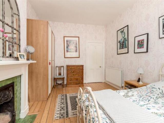 Cottage for sale in Morningside, Scotland
