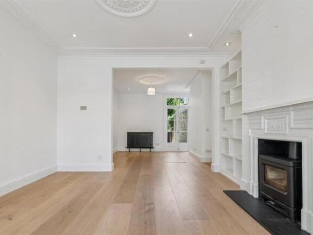 Cottage for sale in Cat Hill