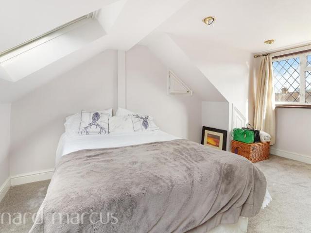 Terraced House for sale in New Malden