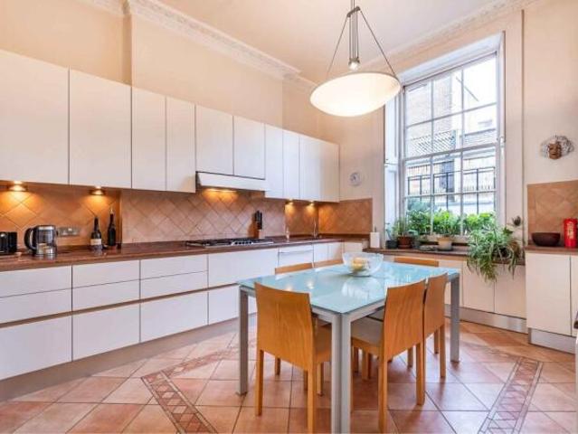Cottage for sale in Cat Hill