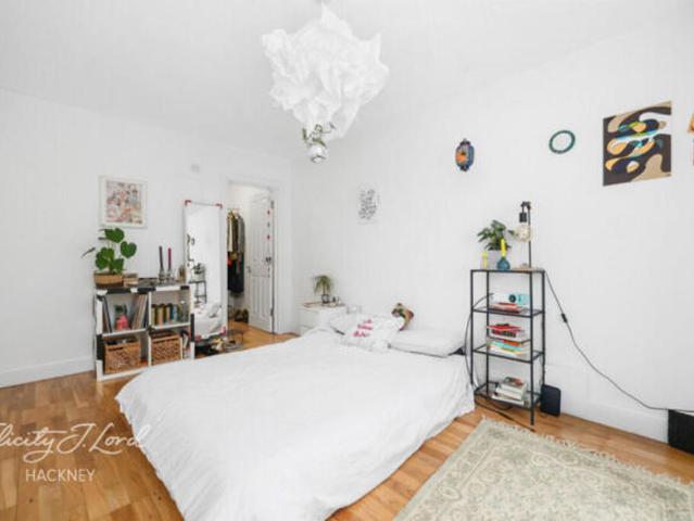 Cottage for sale in Cat Hill