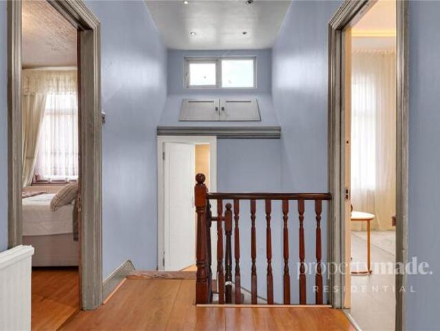 Cottage for sale in Cat Hill
