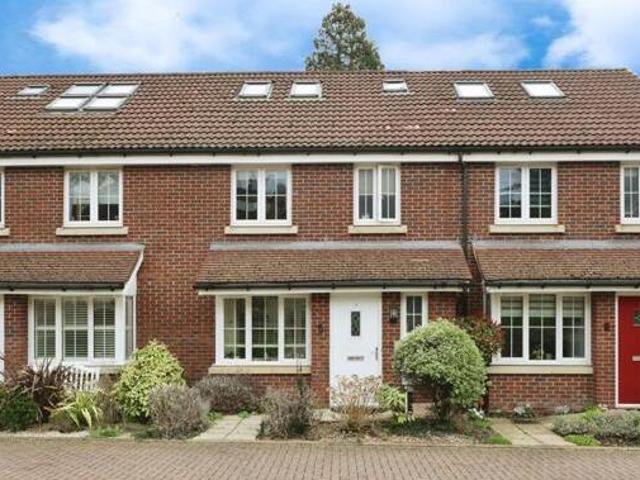 House for sale in Batchworth, Hertfordshire