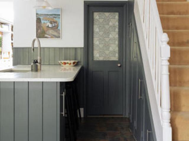 Cottage for sale in Cat Hill, England