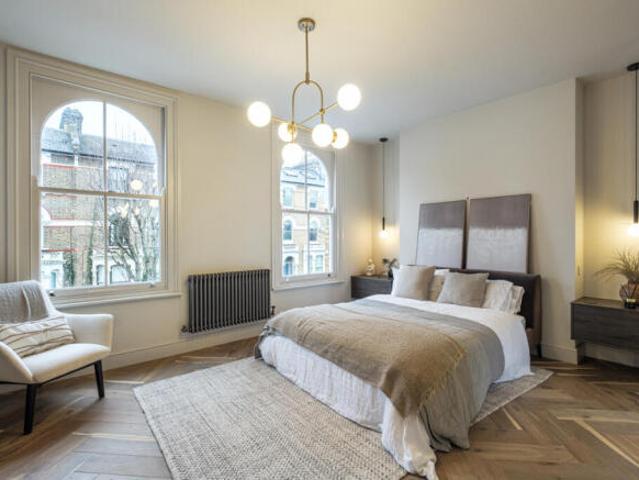 Cottage for sale in Cat Hill, England