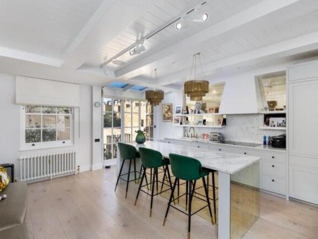 Cottage for sale in Cat Hill