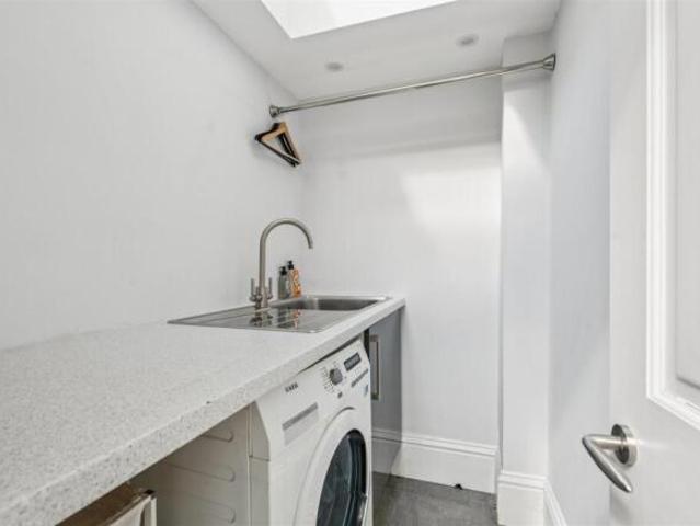 Cottage for sale in Cat Hill