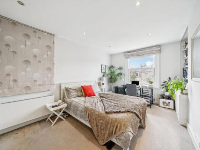 Cottage for sale in Barnes, Greater London