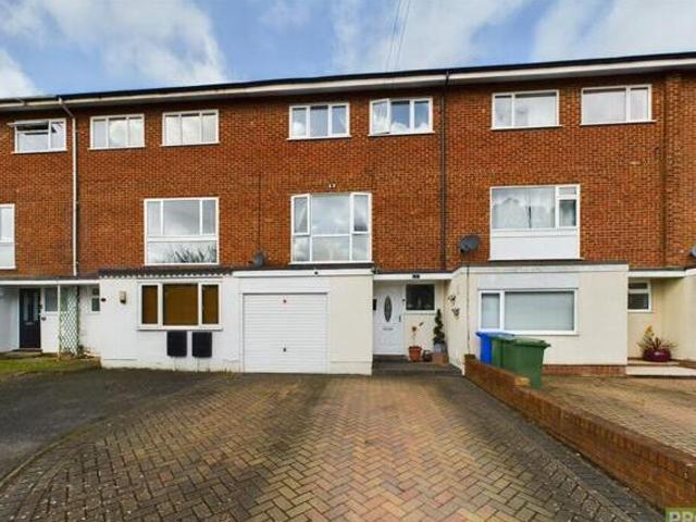 House for sale in Farnborough, Hampshire