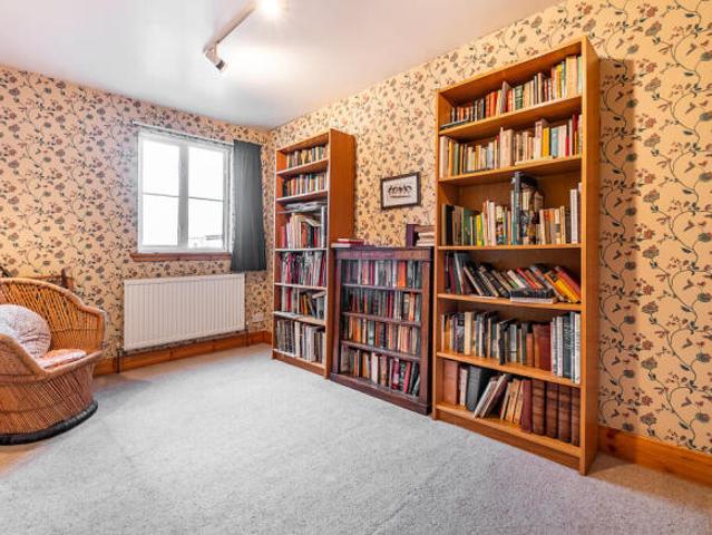 Cottage for sale in Cat Hill