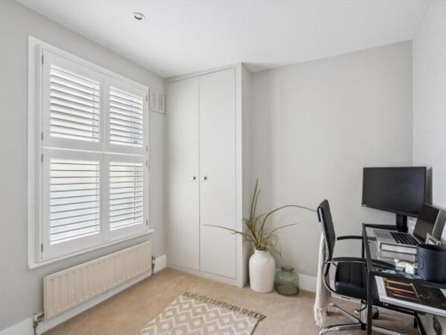 Cottage for sale in Cat Hill
