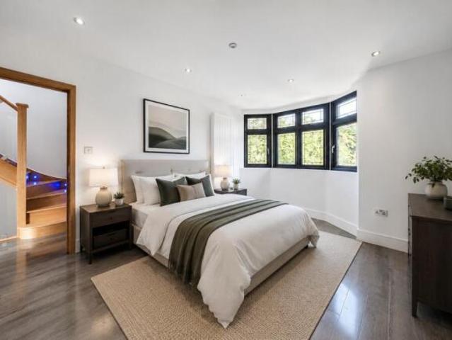 Cottage for sale in London Borough of Merton, Mitcham