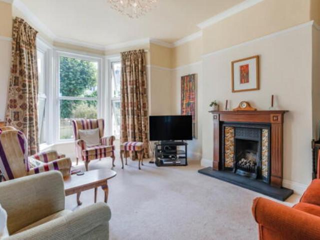 Cottage for sale in Mount Wise