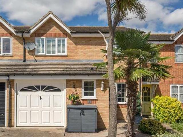 House for sale in London Borough of Hounslow, Feltham