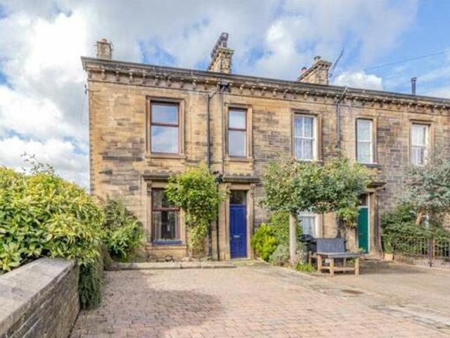 House for sale in Halifax, Calderdale
