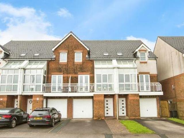 House for sale in Halifax, Calderdale