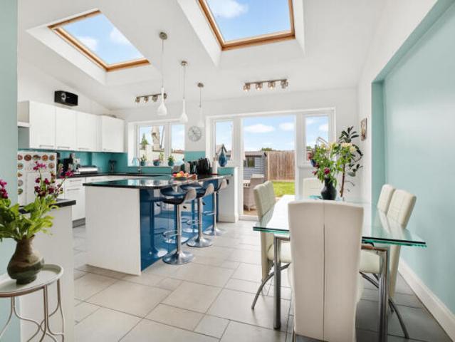 Cottage for sale in Cat Hill