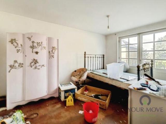 Cottage for sale in Cat Hill, England