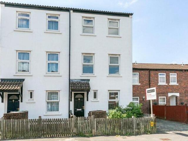Cottage for sale in Cat Hill