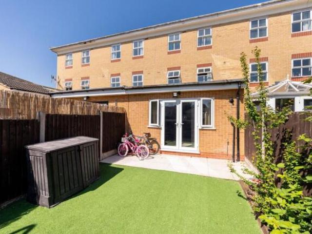 Cottage for sale in Slough
