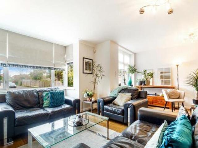 House for sale in Isleworth, Greater London