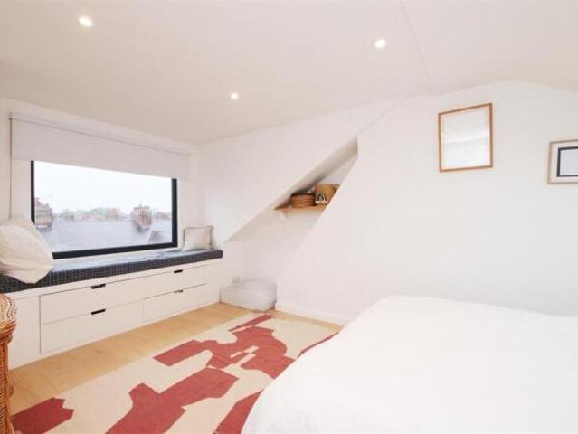 Cottage for sale in Greater London