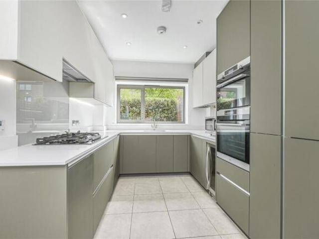 Cottage for sale in Cat Hill