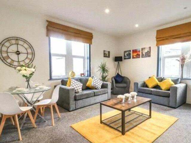 House for sale in Riddlesden, West Yorkshire