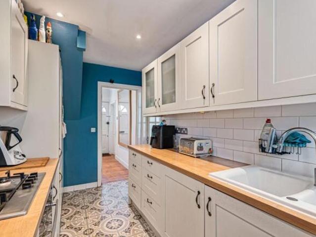 Cottage for sale in Brentford End, Greater London