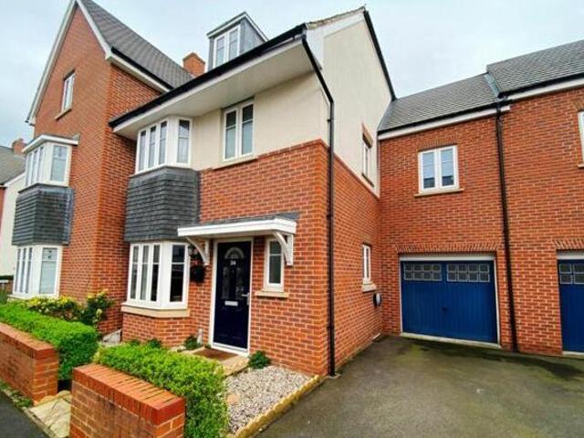 House for sale in Northampton, Northamptonshire