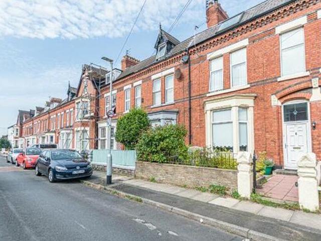 House for sale in Calderstones