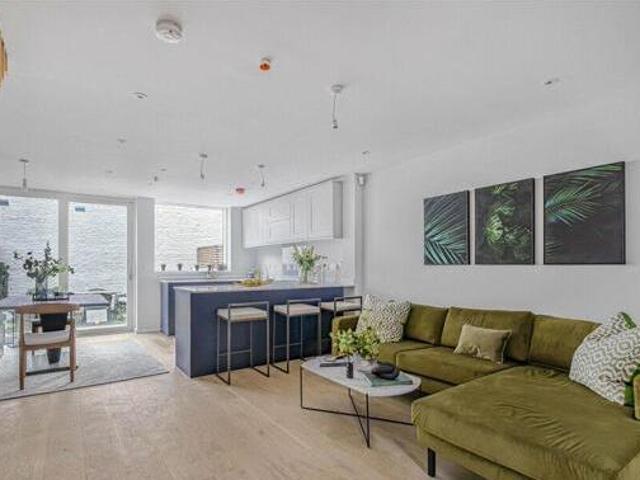 House for sale in Lyons, Greater London
