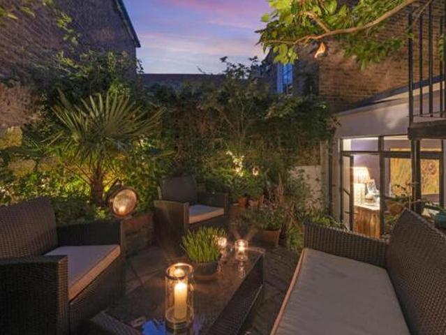 House for sale in Lyons, Greater London