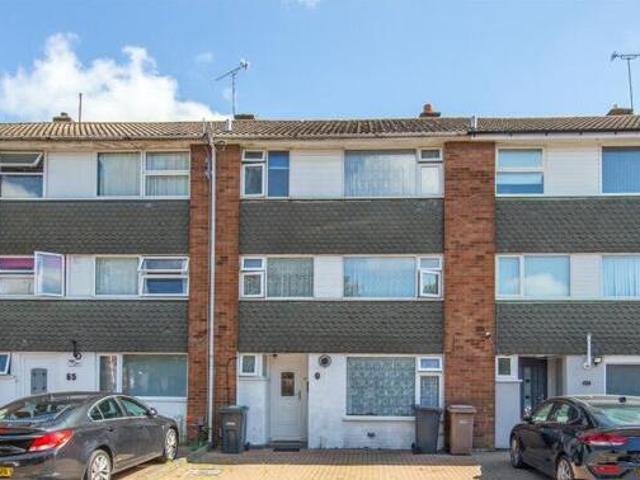 House for sale in Luton