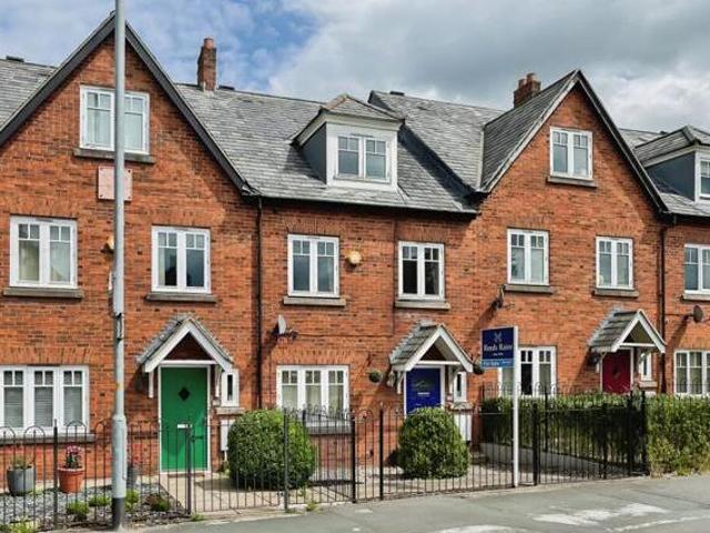 House for sale in Hurdsfield, Macclesfield
