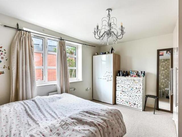 Cottage for sale in London Borough of Merton, Mitcham