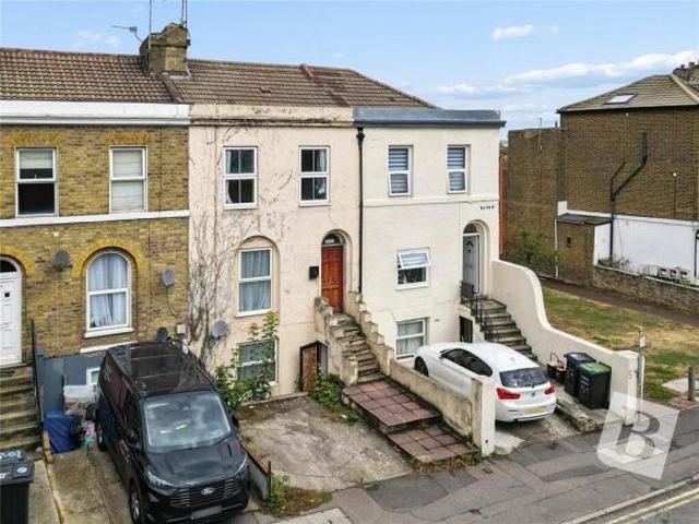 Cottage for sale in Gravesend Town Centre, Gravesham