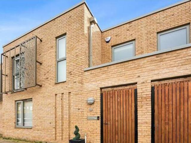 House for sale in Surrey