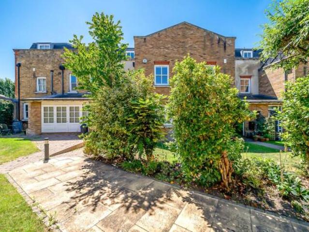 Cottage for sale in Dulwich, Greater London