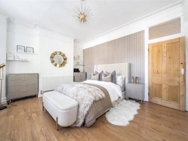 Cottage for sale in Roath, Wales