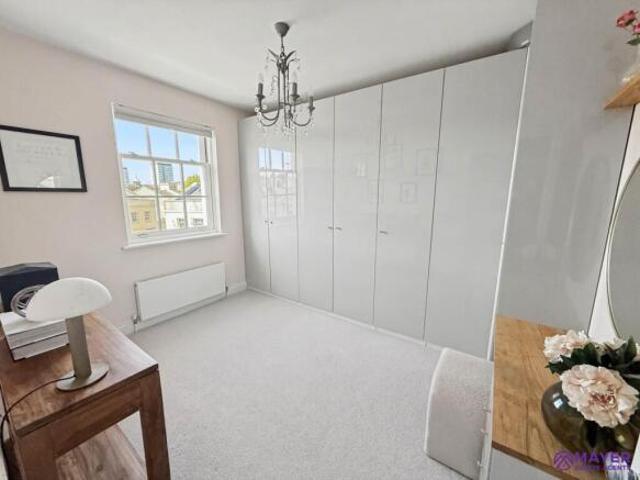 Cottage for sale in Mount Wise