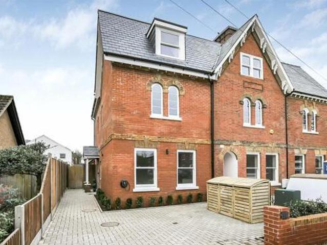 House for sale in New Malden, Greater London