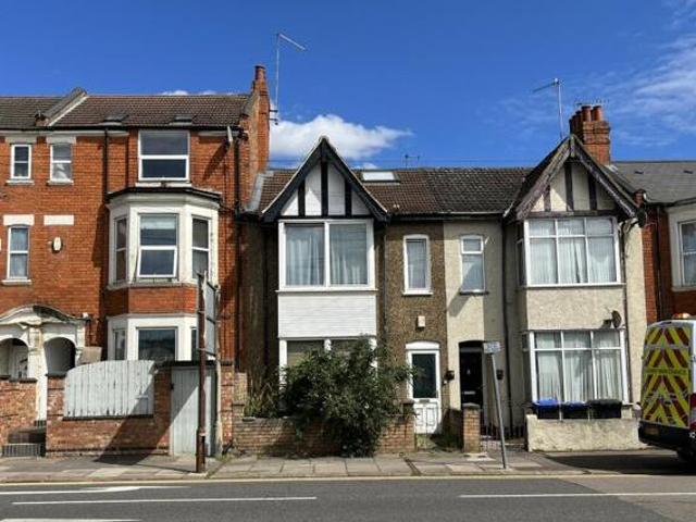 House for sale in Northampton, Northamptonshire